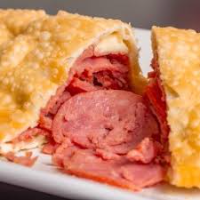 Pastel de Calabresa Acebolada