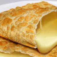 Pastel de Quatro Queijos